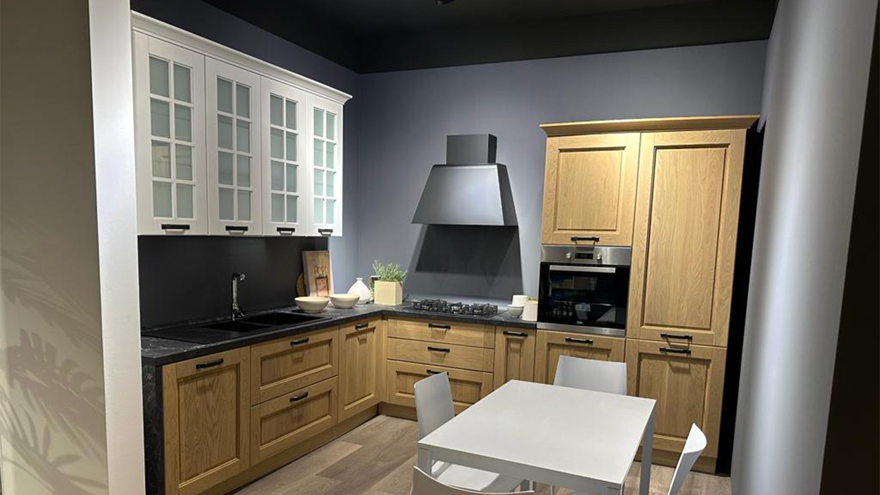 Cucina angolare Aisha Mobilturi in rovere naturale e bianco