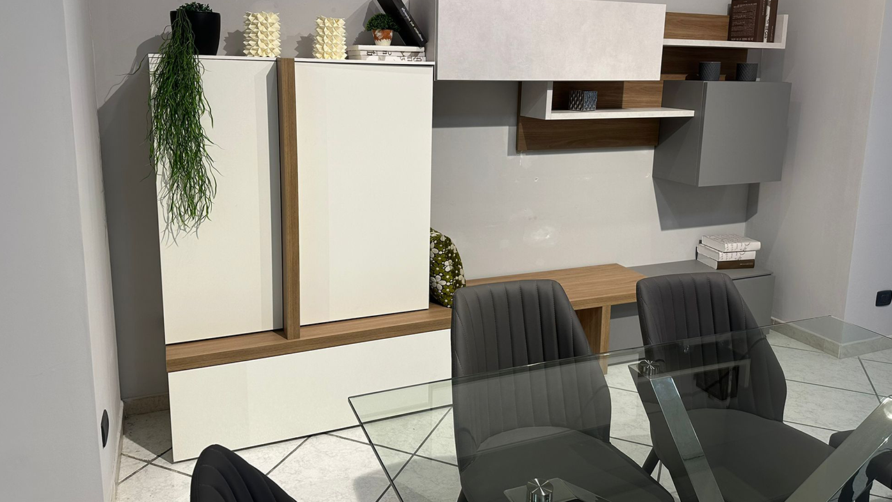 Parete moderna in promozione a Modugno